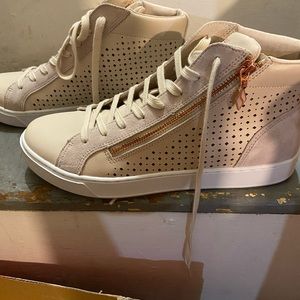 Cream Trendy Sneakers